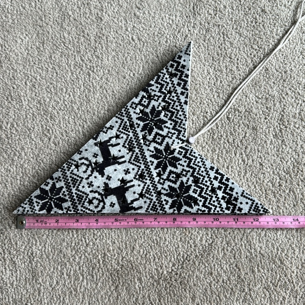 Foldable Perforated Winter Star - Picture 7 of 7